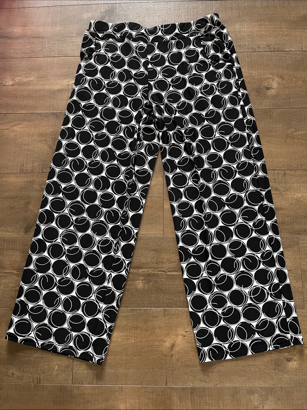 Susan Graver Black and White circle Geometric Wide-Leg Pants